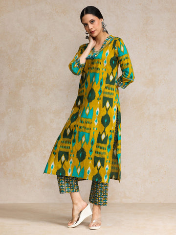 Ikat Printed Boho Look With Tassel Kurta & Chevron Trouser